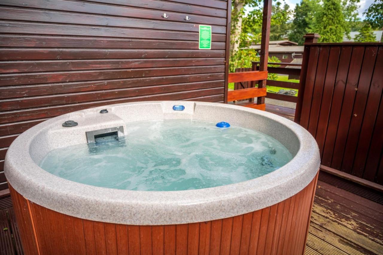 Birch Lodge 13 With Hot Tub Newton Stewart Exterior foto